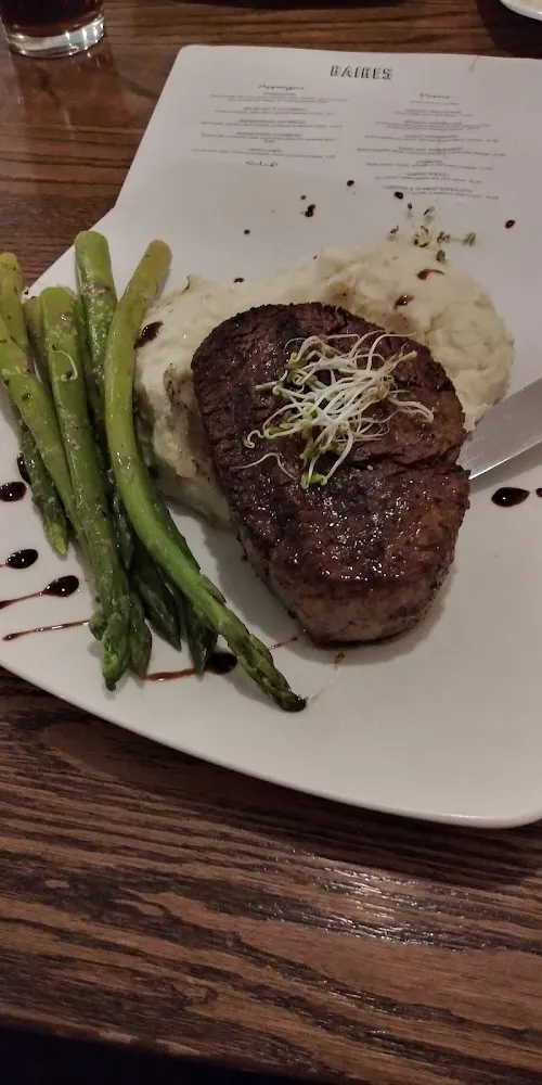 Filet with Mashed Potatoes and Asparagus